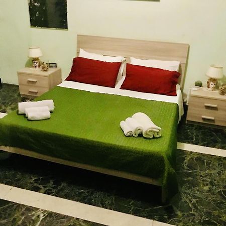 Maya'S Apartment Close To Ballaro Market And Central Station Palermo Eksteriør bilde