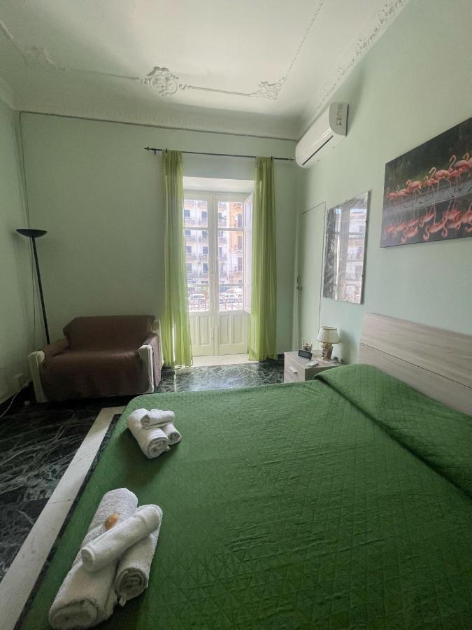Maya'S Apartment Close To Ballaro Market And Central Station Palermo Eksteriør bilde