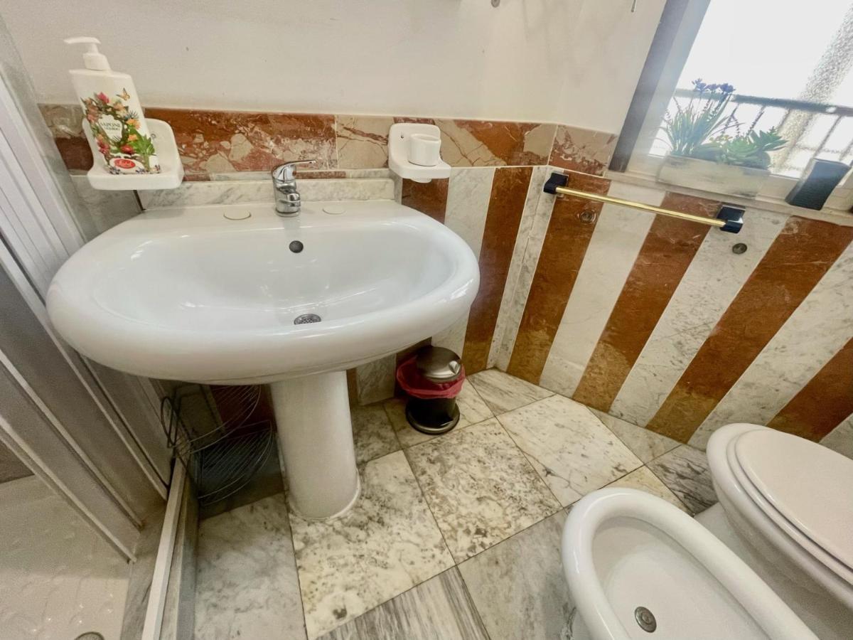 Maya'S Apartment Close To Ballaro Market And Central Station Palermo Eksteriør bilde