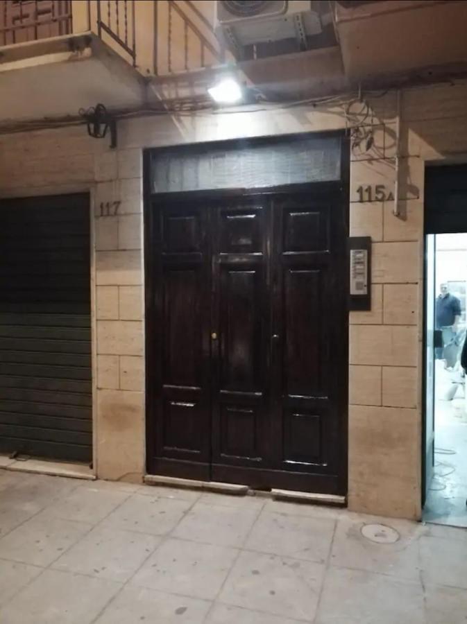 Maya'S Apartment Close To Ballaro Market And Central Station Palermo Eksteriør bilde